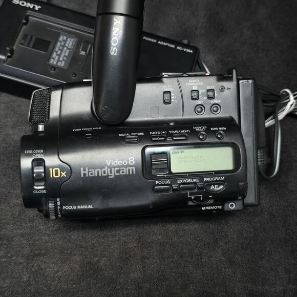 SONY Video Camera Recorder CCD-TRV91 Camcorder Charger Batteries & Videotape - Picture 13 of 16